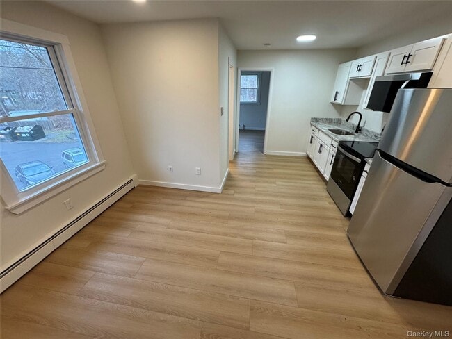 Building Photo - 98 E Market St