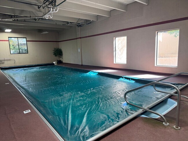 Building Photo - Horizon Towers 2Bed 2Bath Condo!!!