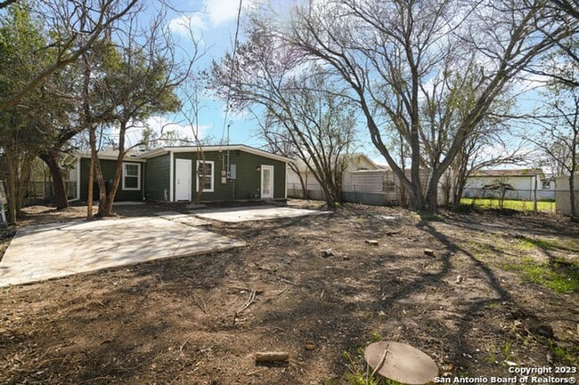 Building Photo - Modern 4BR Retreat with Gourmet Kitchen & Spacious Backyard Oasis