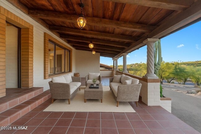 Building Photo - 2940 E Camino Juan Paisano