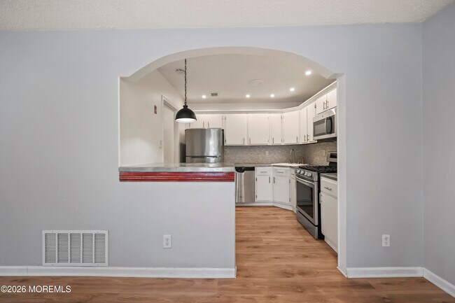 Building Photo - 18 Augusta Ct