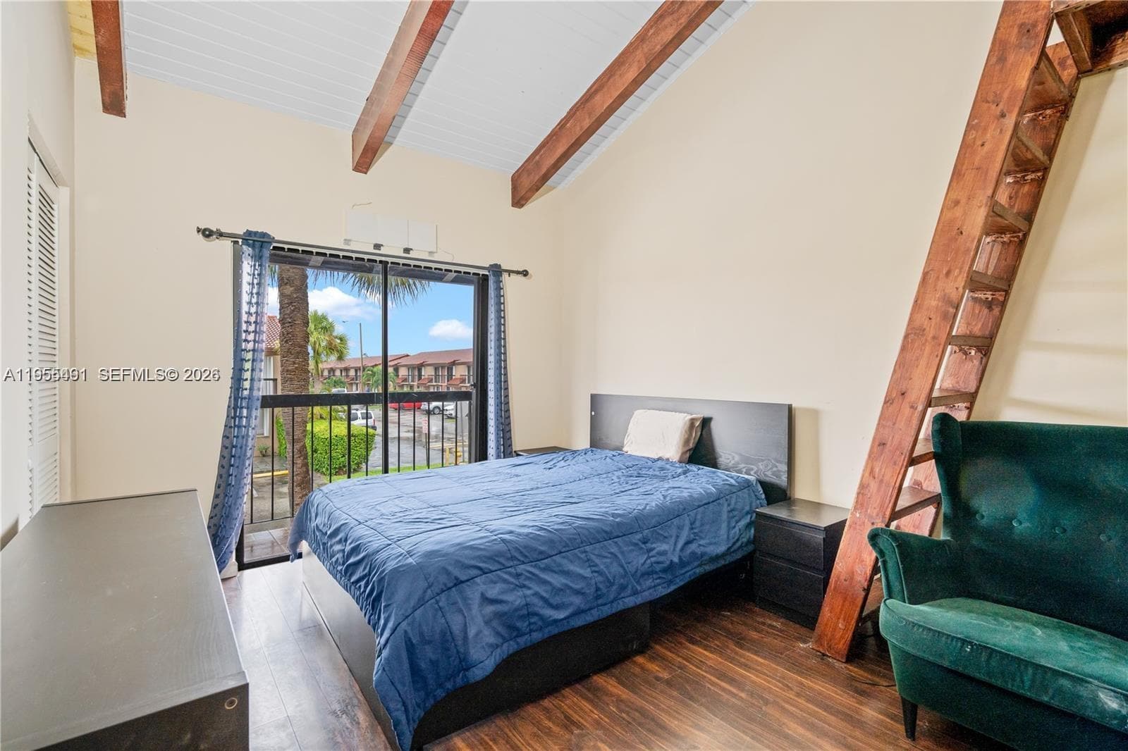 Building Photo - 1927 SW 107th Ave