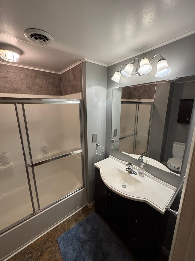 Bathroom 2 - with tub - 1542 3rd Ave