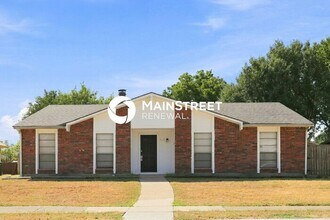 Building Photo - 3 Bedroom Pet-Friendly Home in Grand Prairie, TX with Main Street Renewal