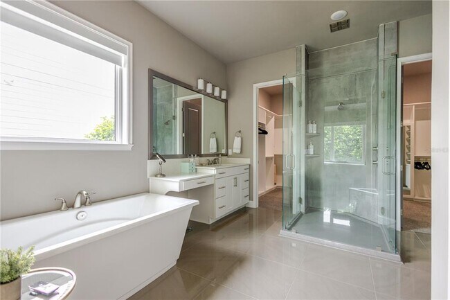 Building Photo - 11967 SW 32nd Ln