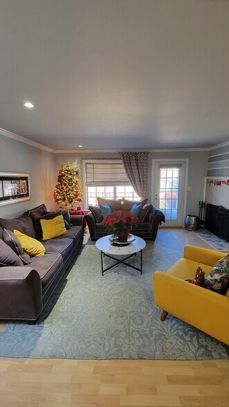 Living Room - 780 River Rd