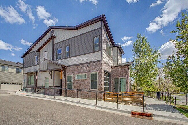 Building Photo - 10117 Morrison Rd