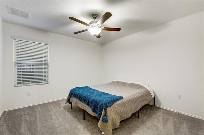 Building Photo - 15400 Summer Ray Dr