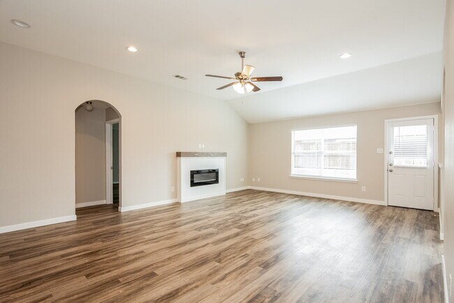 Building Photo - 105 Cherokee Dr