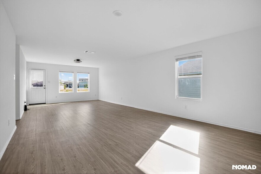 Building Photo - 14023 Wool Pk