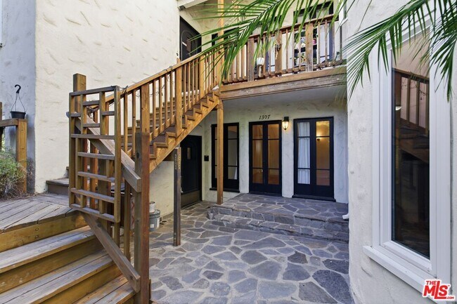 Building Photo - 1307 S Longwood Ave