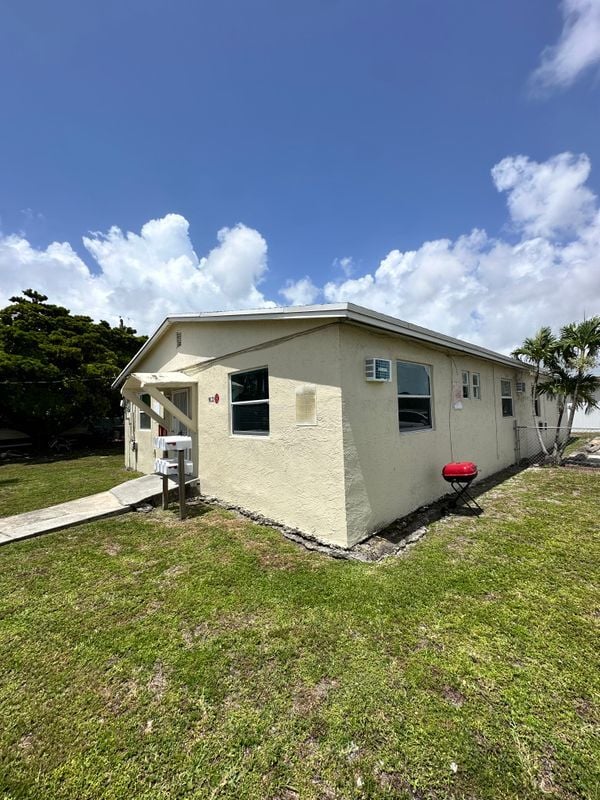 Building Photo - 912 NW 9th Ave