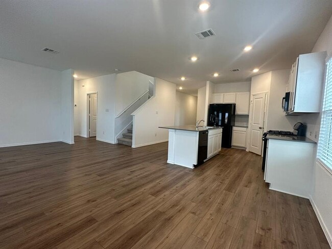 Building Photo - 228 Jeffers