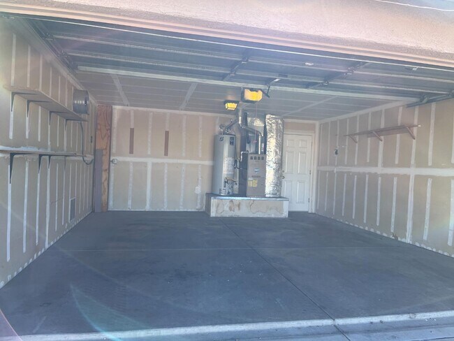 Building Photo - 2423 S Cybil Ave