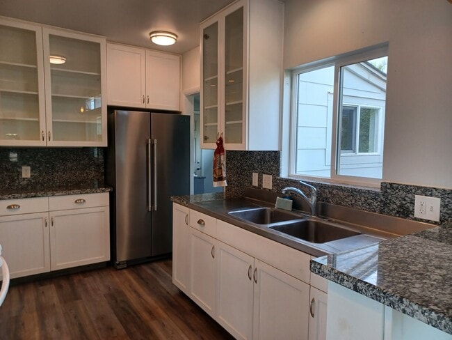 Building Photo - 205 Naniloa Dr