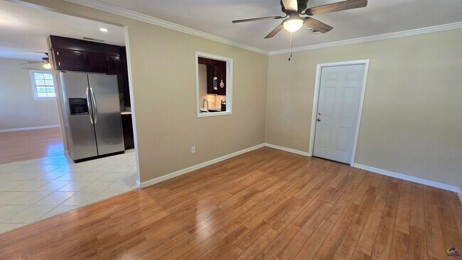 Building Photo - 106 Mason Dr