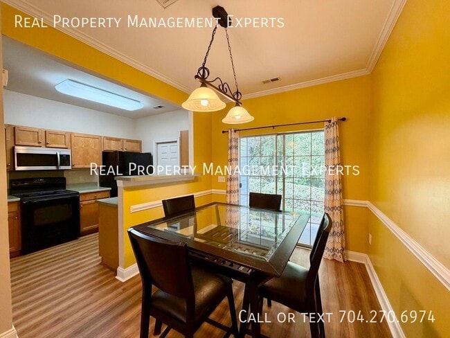 Building Photo - 2154 Sardony Ln