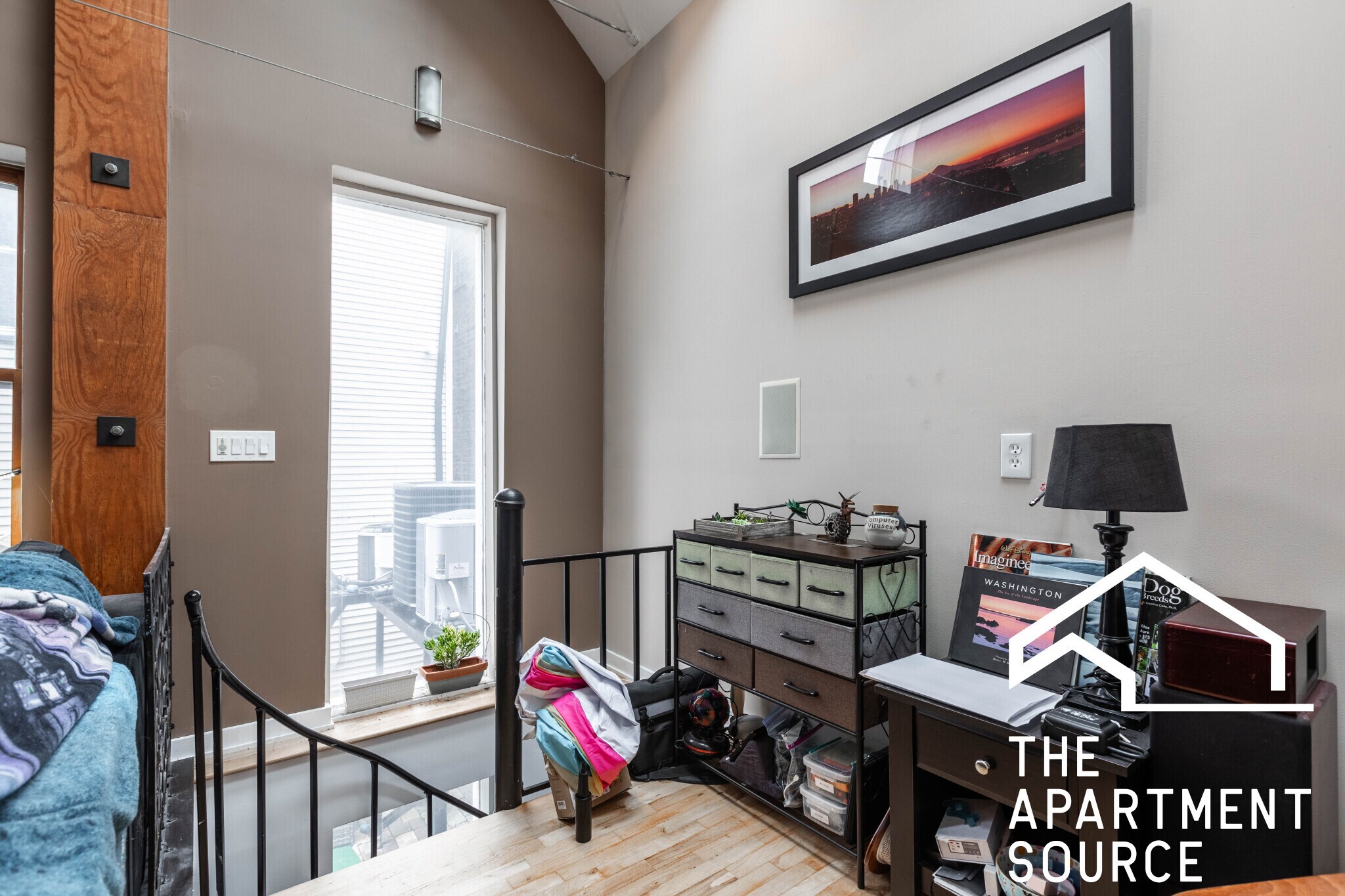 Building Photo - 1939 N Winchester Ave