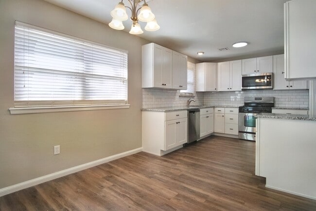 Building Photo - 620 Winding Ln