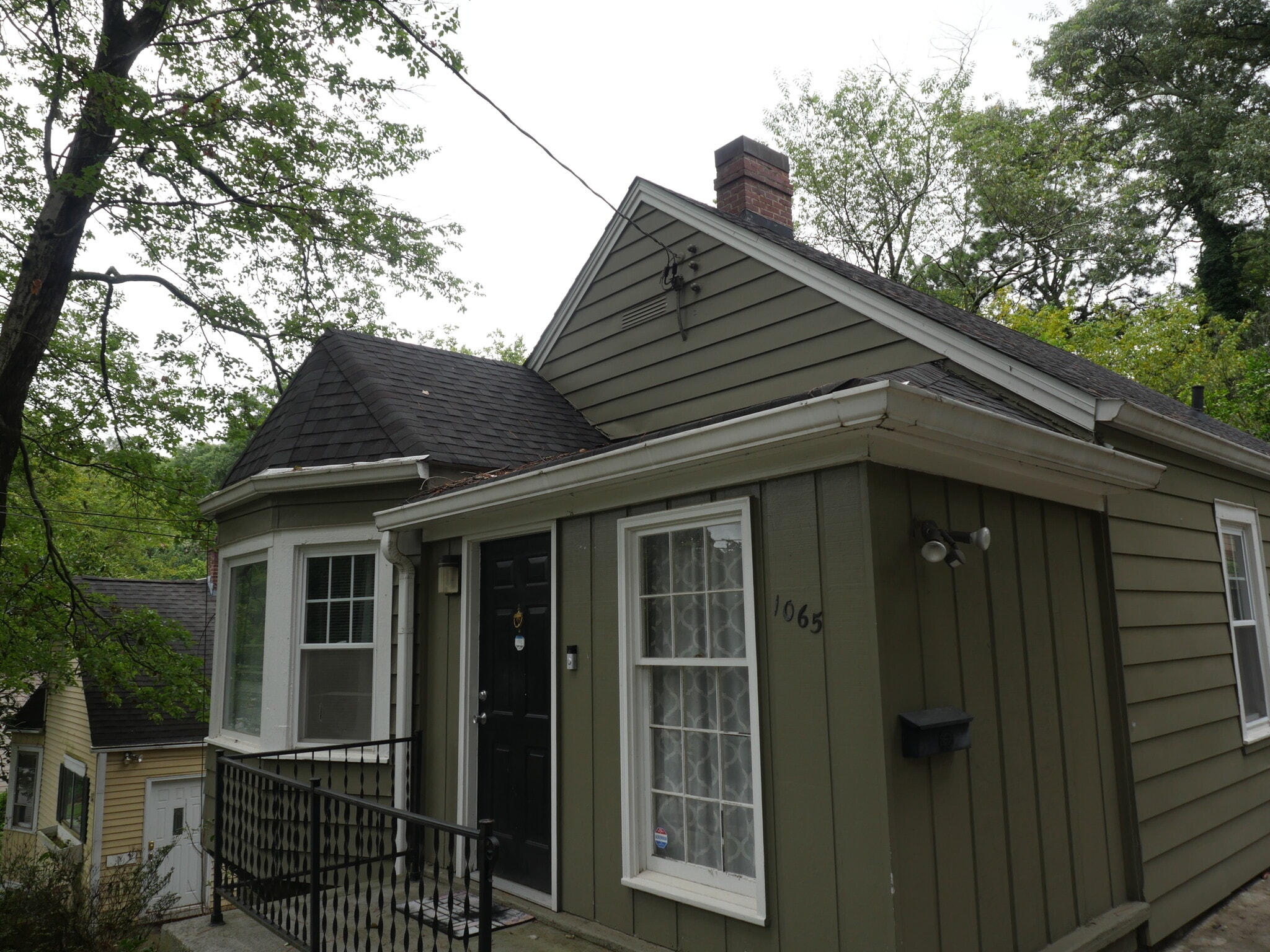 Front of the house - 1065 Atlantic Dr NW