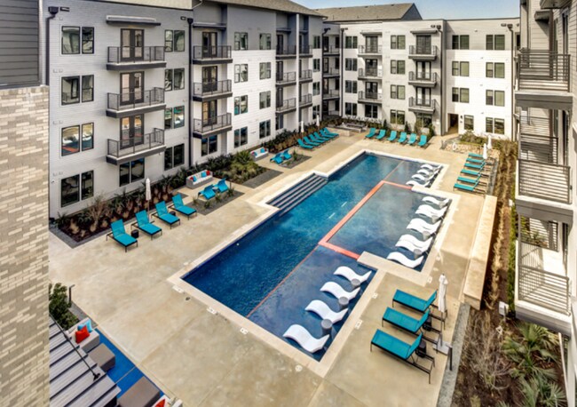 Building Photo - 1800 Lavender Loop
