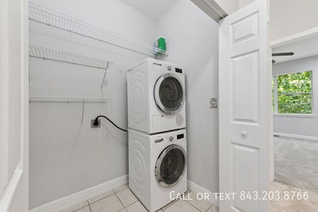 Building Photo - 4585 Great Oak Dr