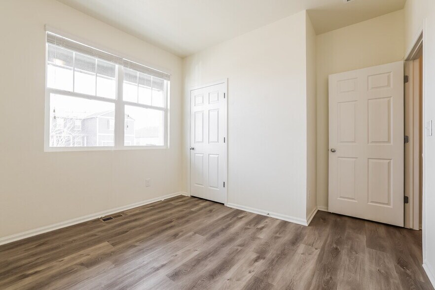 Building Photo - 535 Hermosa St