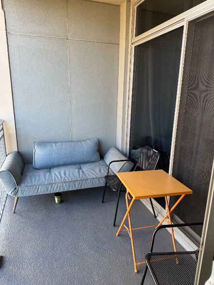 Building Photo - 1250 S Michigan Ave