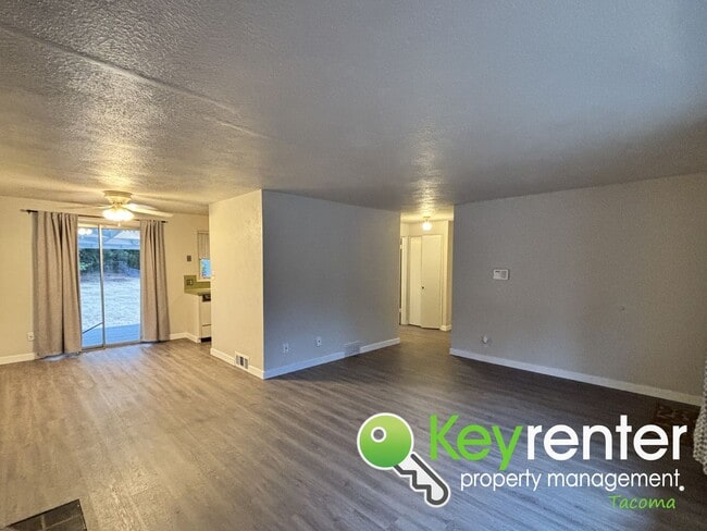 Building Photo - Updated 3 Bedroom Home with Huge Backyard ...