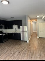 Building Photo - 7944 S Ellis Ave