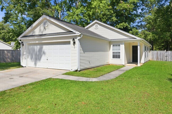 Building Photo - Comfortable 3BR Ranch with 2-Car Garage in Northwoods Pointe