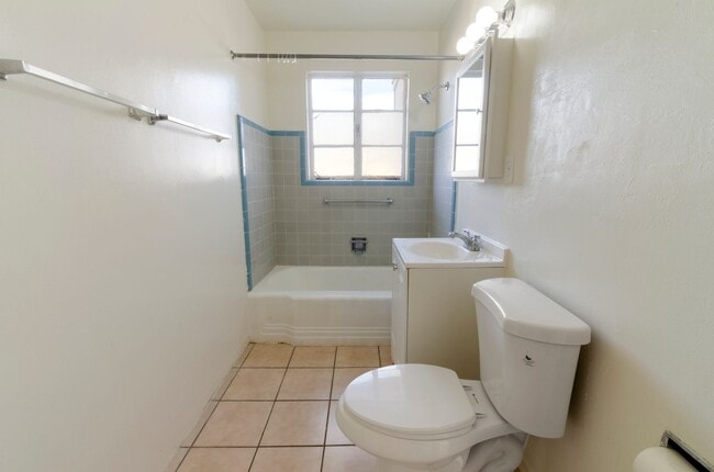 Building Photo - Charming 1-bedroom, 1-bath home in Tucsons most iconic neighborhood!