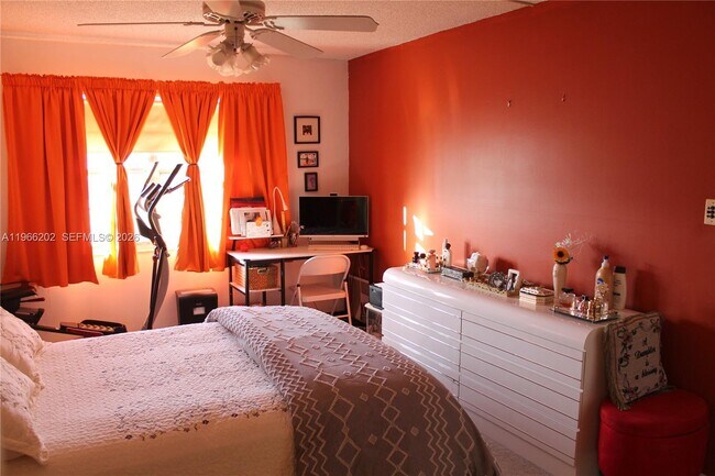 Building Photo - 12500 SW 6th St