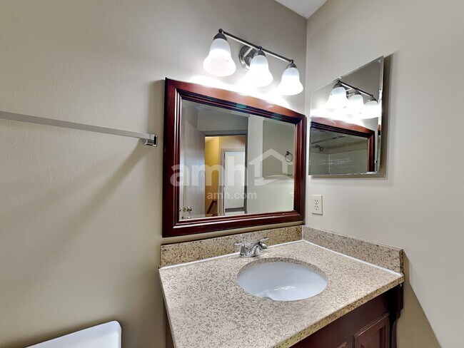 Building Photo - 2097 Earlsway Dr