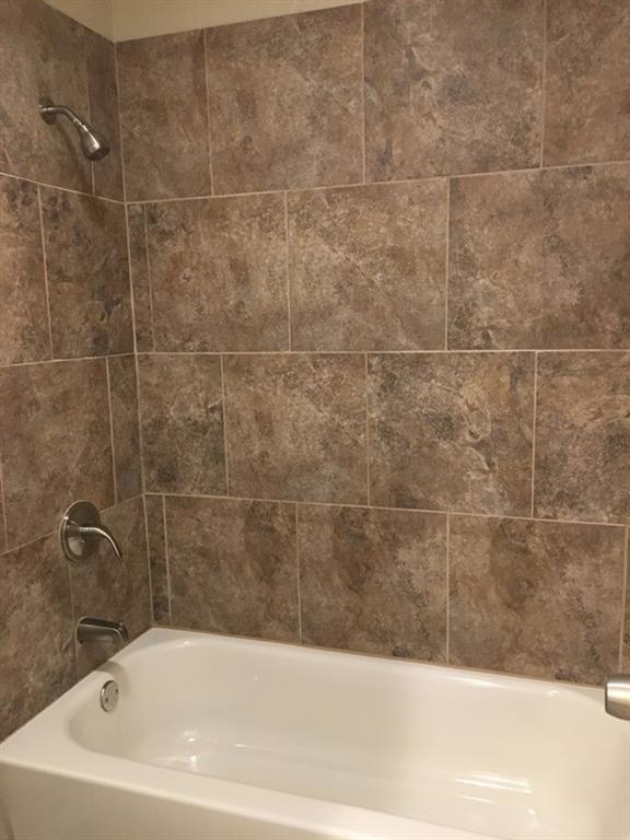 Building Photo - 3113 Kensington Dr