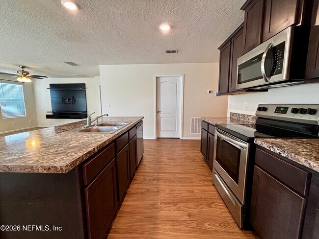 Building Photo - 9086 Tahoe Ln