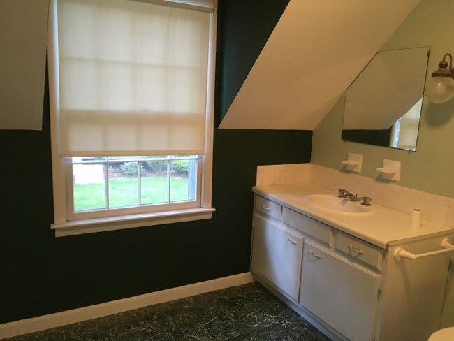 Building Photo - Country View Estates