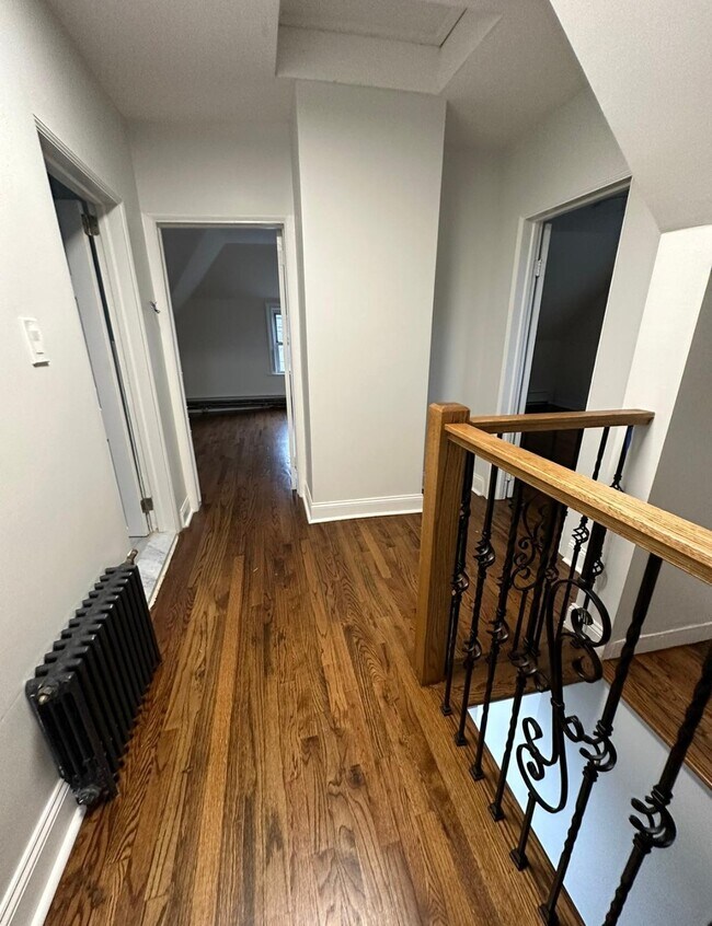 Building Photo - 381 Westervelt Ave