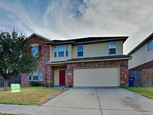 Building Photo - No Applications Fees* $500 off first month...