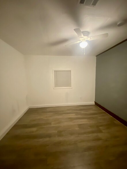 Building Photo - 2032 NE 16th Terrace
