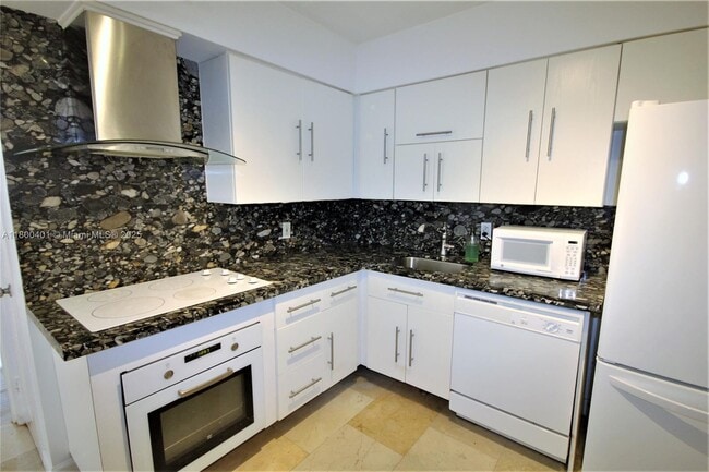 Building Photo - 5161 Collins Ave