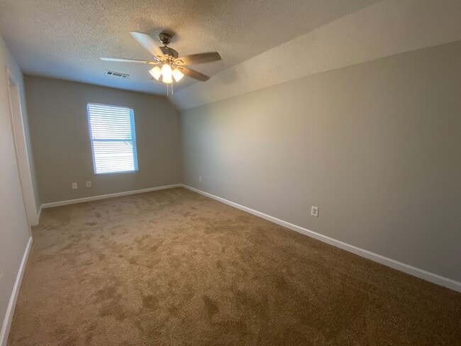 Building Photo - PRE-LEASING FOR AUGUST 2 2026!