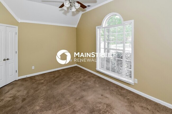 Building Photo - 3 Bedroom Pet-Friendly Home in Memphis, TN with Main Street Renewal
