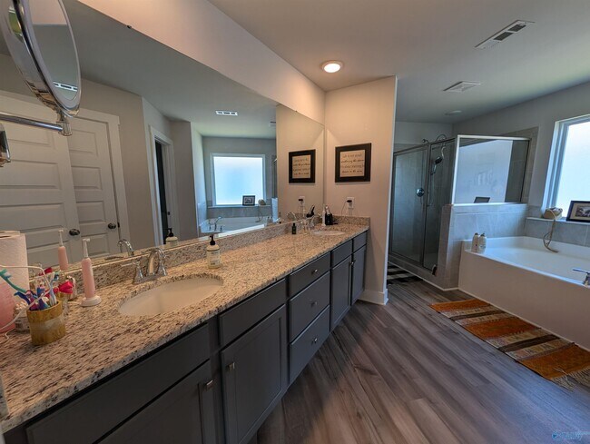 Building Photo - 4213 Textile Ln