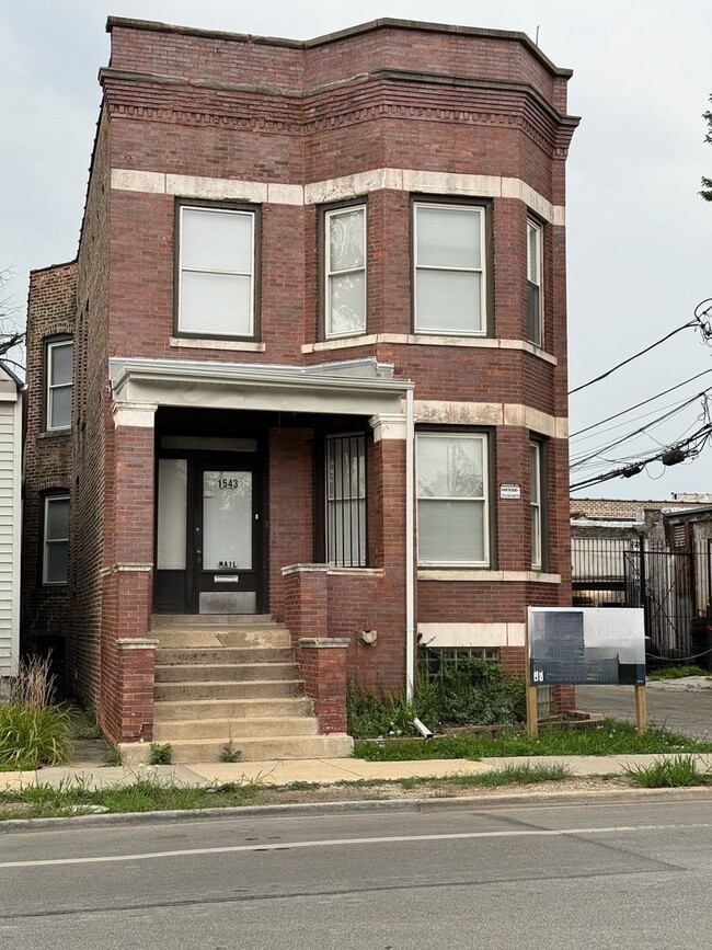 Building Photo - 1543 W Marquette Rd