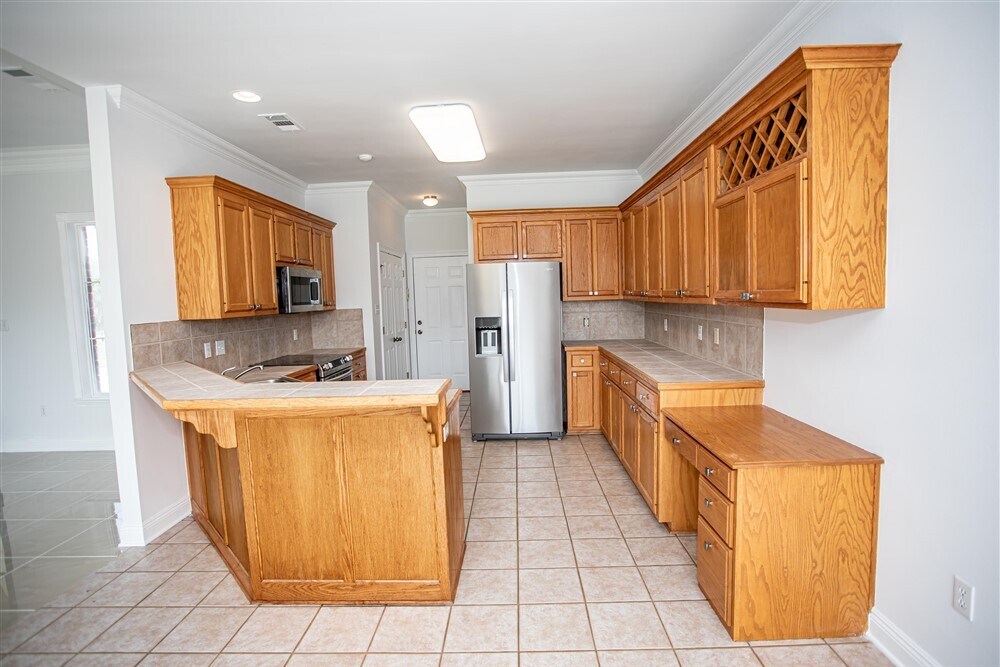 Building Photo - 10562 Oakley Trace Dr