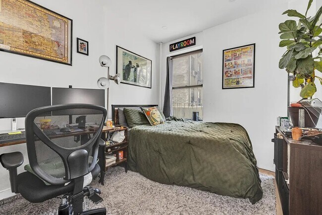 Building Photo - 107 First Avenue