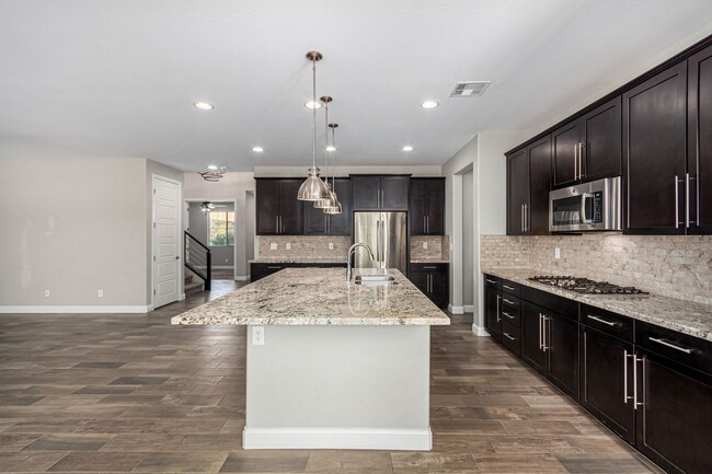Building Photo - Southern Highlands Home with Loft & Patio!