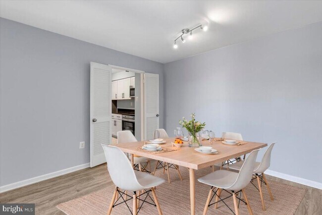 Building Photo - 5300 Holmes Run Pkwy