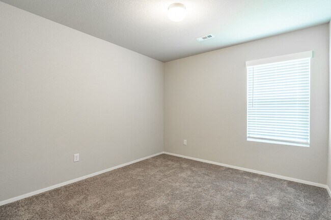 Building Photo - 3BR Home in Great Location! Close to UofA!